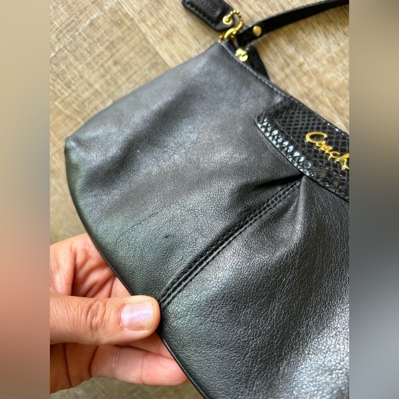 Coach Authentic Black Leather Wristlet Clutch gold hardware classic clean!! - Picture 5 of 12